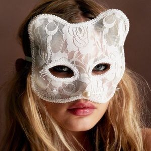 Lace cat mask